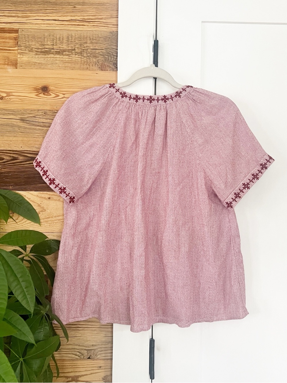 Lucky Brand Embroidered V-Neck Red Tonal Contrast Peasant Top Small - Picture 3 of 5